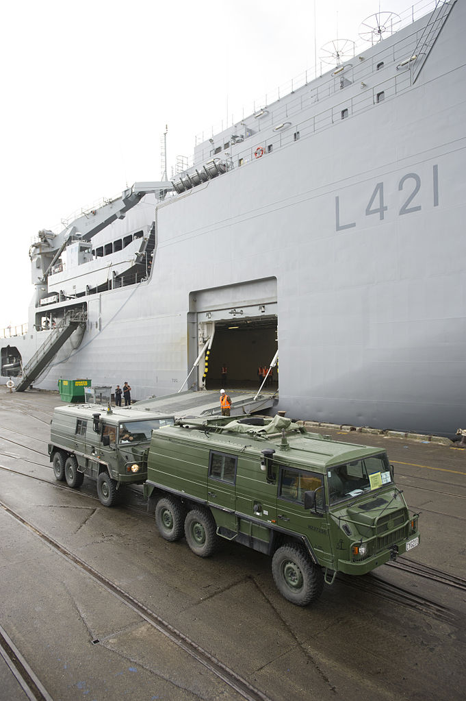 https://truck-encyclopedia.com/coldwar/austria/photos/Pinzgauer_NZ_Defence_Force.jpg