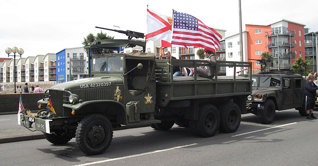 GMC-353-Opencab-May_2012-parade