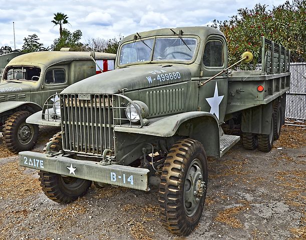 GMC_CCKW_1941_closed_cab_LWB_Planes_of_Fame_Air_Museum