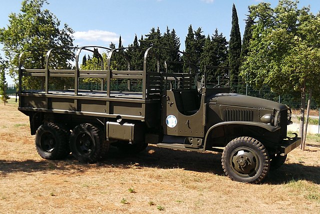 GMC_CCKW_353_Troop-Carrier-FFL-Nimes