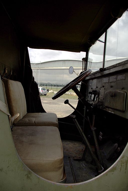 GMC_CCKW_cab-interior