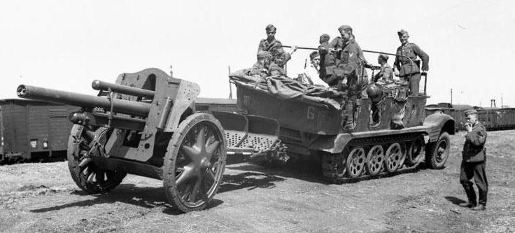 Bundesarchiv_Russia_SdKfz11-105cmHow