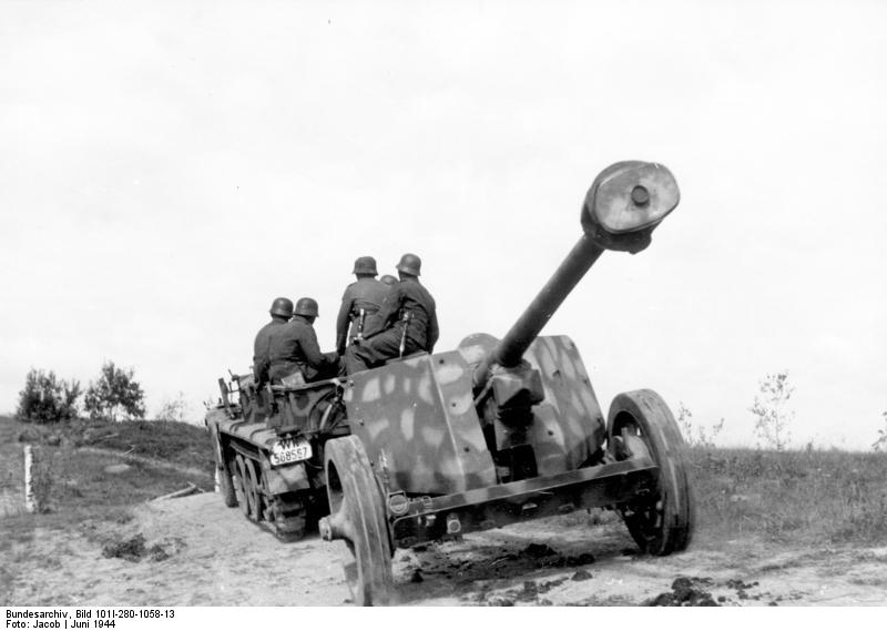 Halbkettenfahrzeug mit 7,5 cm Pak in Russia 1942